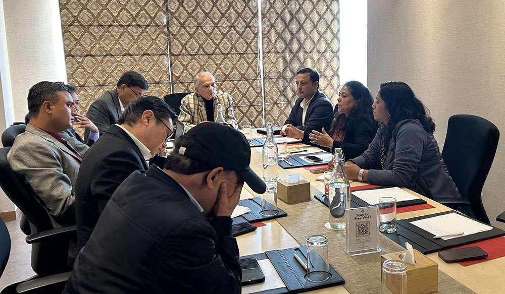 नयाँ वैकल्पिक शक्ति बनाउन बाबुरामको पहल: जनार्दनसहित रास्वपा र विवेकशील साझासँग छलफल