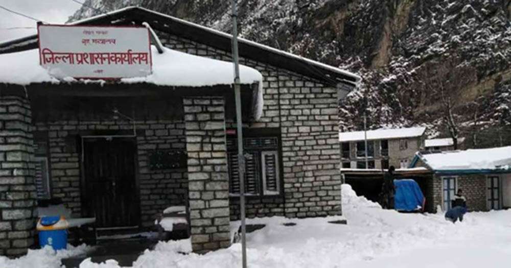 मनाङमा पदयात्रा तथा हिमाल आरोहण नगर्न प्रशासनको आग्रह images