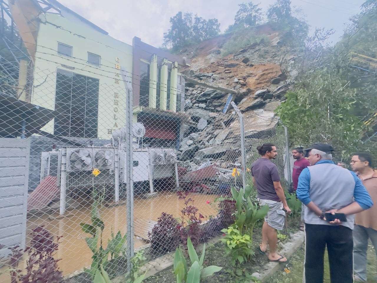म्याग्दीमा जलविद्युत् गृहमाथि खस्यो विनासकारी सुक्खा पहिरो: १४ मेगावाट उत्पादन ठप्प, एक मजदुर बेपत्ता