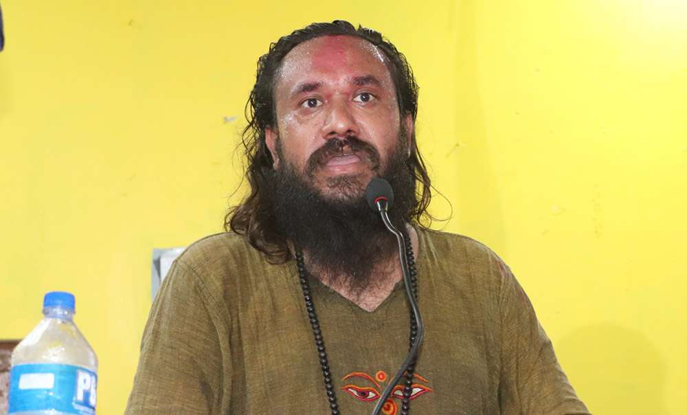 मन्त्री नबन्दै विवादमा तानिए खगेन्द्र सुनार: महिलामाथि अभद्र टिप्पणी, पक्राउ पुर्जी सार्बजनिक images