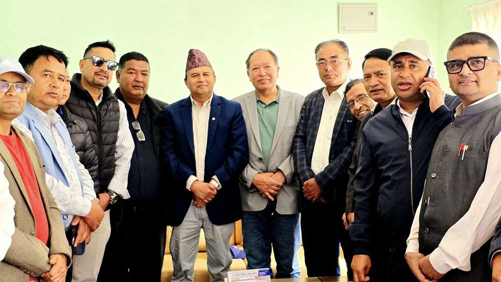 किसान श्रेष्ठले गरे शंकर पोखरेलसँग छलफल