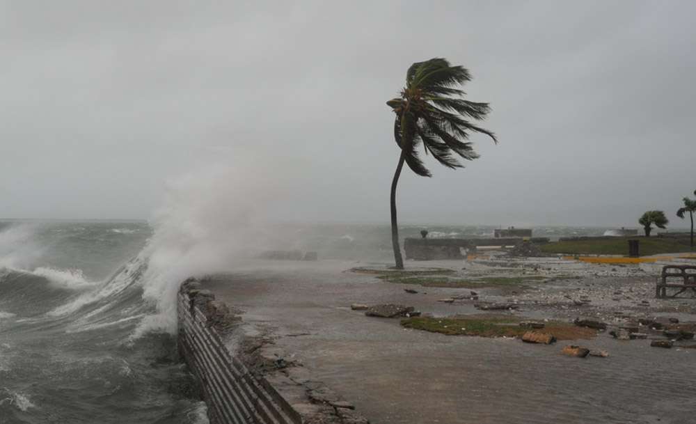 शक्तिशाली आँधी मेलिसा जमैका पुग्यो, ६ लाखलाई सुरक्षित स्थानमा सारियो images