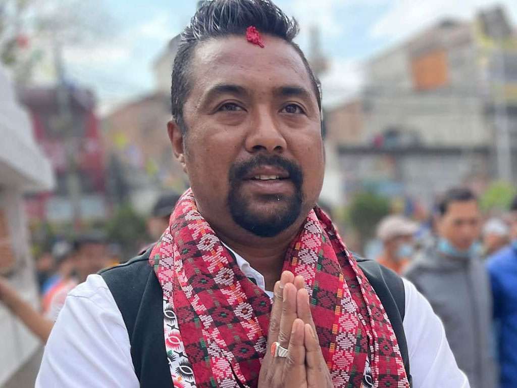 सुमन सायमी नेपाली कम्युनिस्ट पार्टीमा प्रबेस गर्दै